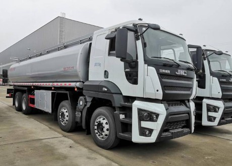 ��������ؿ�ǰ�ĺ�˹�Һ܇