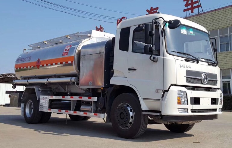 �|�L(f��ng)���\�w�C(j��)����܇(ch��)�DƬ