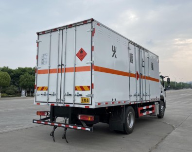 ����6.8�׸���W���W�R��3���ȼҺ�w��ʽ�\(y��n)ݔ܇