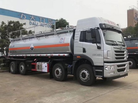 DLQ5319GFWC5型腐蝕性物品罐式運(yùn)輸車 DLQ5319GFWC5型腐蝕性物品罐式運(yùn)輸車