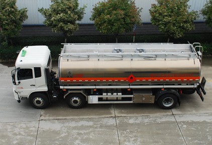 國(guó)六東風(fēng)天錦25方油罐車 國(guó)六東風(fēng)天錦25方油罐車