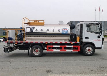 4.2立方標(biāo)準(zhǔn)型瀝青灑布車 4.2立方標(biāo)準(zhǔn)型瀝青灑布車