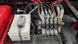 國(guó)六東風(fēng)天錦小三軸勾臂垃圾車 國(guó)六東風(fēng)天錦小三軸勾臂垃圾車