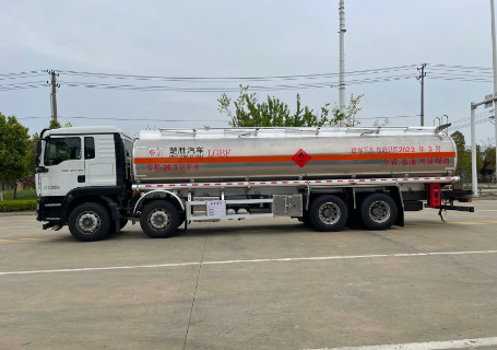 重汽汕德卡前四后八鋁合金油罐車 重汽汕德卡前四后八鋁合金油罐車