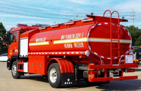 消防紅重汽汕德卡10噸加油車(chē)_潤(rùn)知星牌SCS5184GJYZZ6型加油車(chē) 消防紅重汽汕德卡10噸加油車(chē)_潤(rùn)知星牌SCS5184GJYZZ6型加油車(chē)