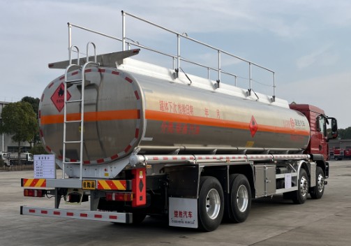 重汽汕德卡30方鋁合金運(yùn)油車,楚勝牌CSC5320GYYLZK6型鋁合金運(yùn)油車 重汽汕德卡30方鋁合金運(yùn)油車,楚勝牌CSC5320GYYLZK6型鋁合金運(yùn)油車