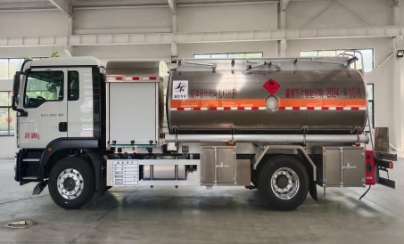 �����ǵ¿�13���w�C(j��)����܇(ch��)_�R����QXC5186GJYZ6A���w�C(j��)����܇(ch��)